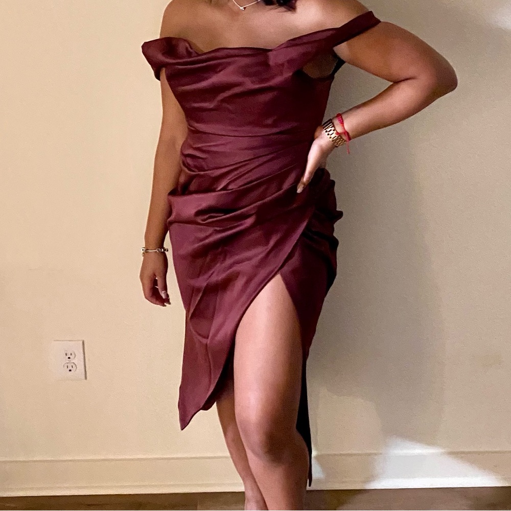 RHODA 
RAISIN OFF SHOULDER CORSET DRESS